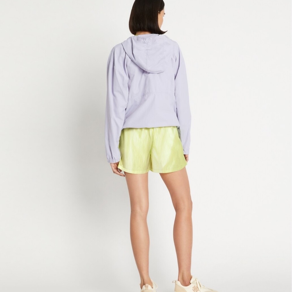 Tory Burch Iridescent Tafeta Running Shorts NWT Lemon Glow - Picture 3 of 12
